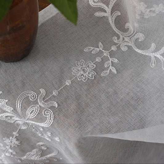 Broderies medaillons volutes baroques voilage tulle Aralea MonUniversRideau