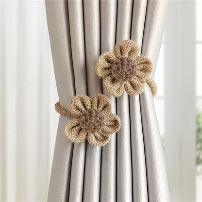 Detail fleur crochet beige embrasse rideau Woolia MonUniversRideau