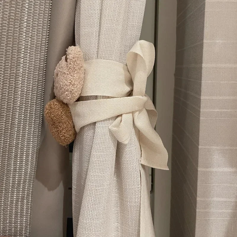 Embrasse rideau nounours ambiance chambre douce MonUniversRideau