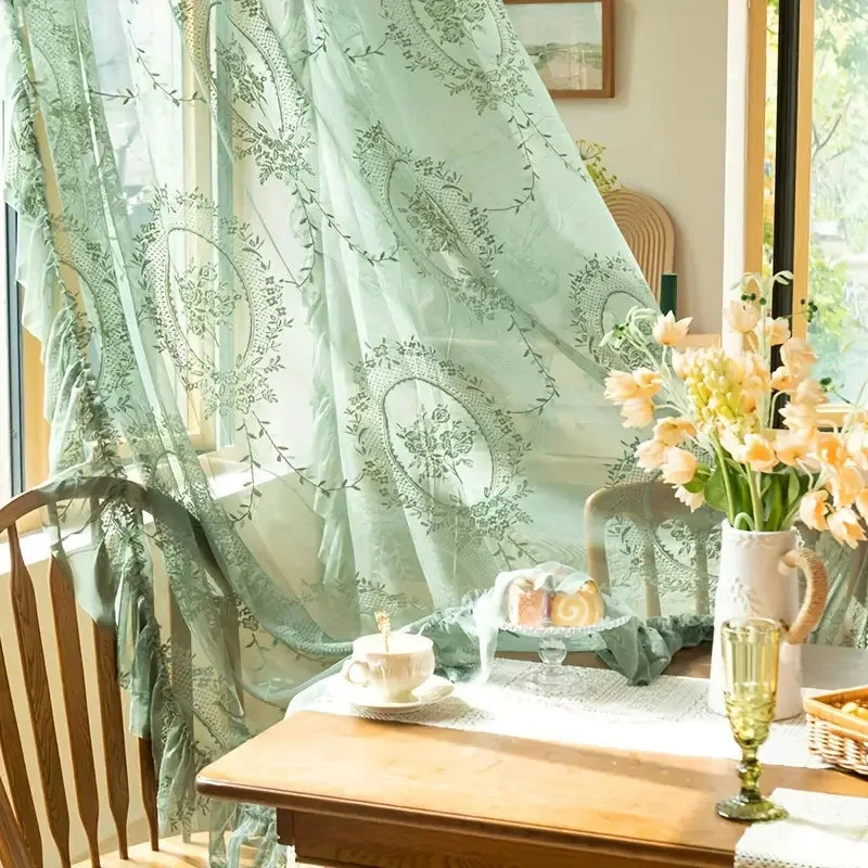 Tombe tulle vert sauge lumiere filtree Seraphine MonUniversRideau