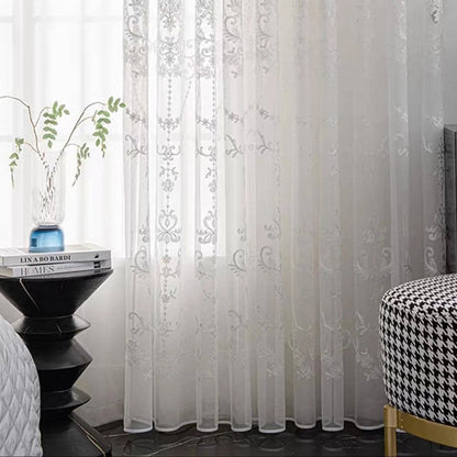 Voilage tulle romantique chambre arabesques florales MonUniversRideau