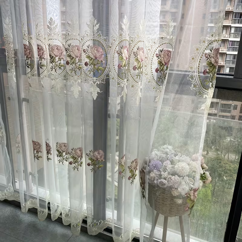 Tombe voilage tulle brode Pivoria lumiere tamisee MonUniversRideau