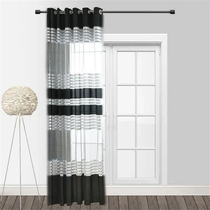 Gros plan motif rayures noir blanc voilage Striveo MonUniversRideau